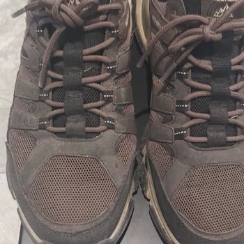 Skechers Garanti Süresi İçinde Yırtılan Ayakkabı İçin Olumsuz İnceleme Sonucu