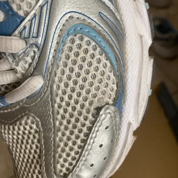 Kısa Sürede Yırtılan New Balance 530 Ayakkabısı Hayal Kırıklığı Yarattı