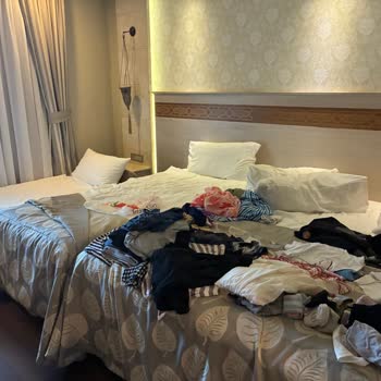 Küçük Oda Ve İlgisiz Hizmet Nedeniyle Hayal Kırıklığı