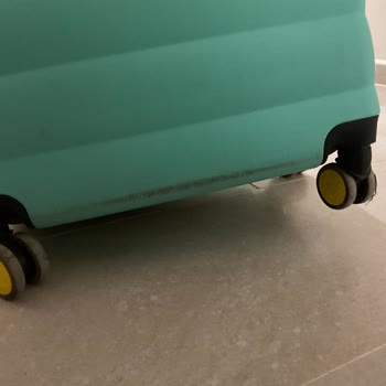 Yeni Alınan Valizin Tekerleği İlk Kullanımda Kırıldı, Satıcı Ve Trendyol Çözüm Sunmuyor