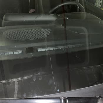 Hyundai Bayon Aracımın Camının Güneş Nedeniyle Çatlaması Ve Servis Mağduriyeti