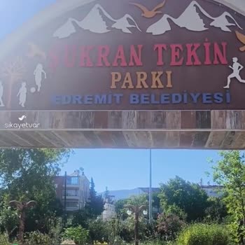 Edremit Belediyesi Kapısında Kilit Olan Belediye Parkı!