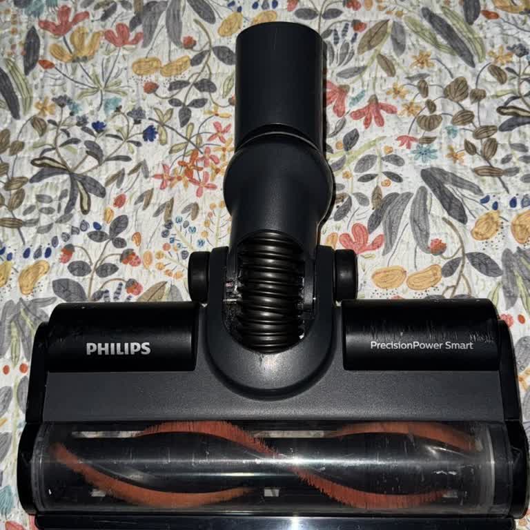 Philips Şarjlı Süpürge Başlık Tırnağı Kırıldı Parça Yok Yön Vermede Sorun Yaşıyorum