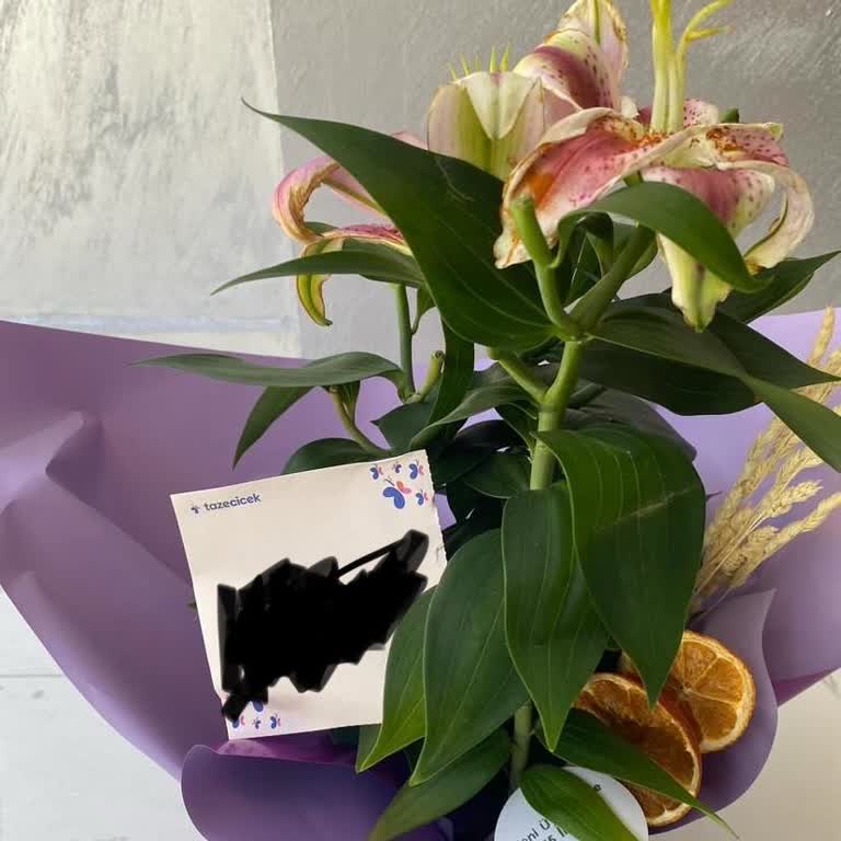 Sipariş Edilen Çiçekler Solmuş Ve Destek Yetersiz