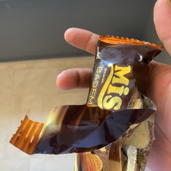 Şok Marketten Alınan Dondurmaların Erimiş Ve Tekrar Donmuş Olması