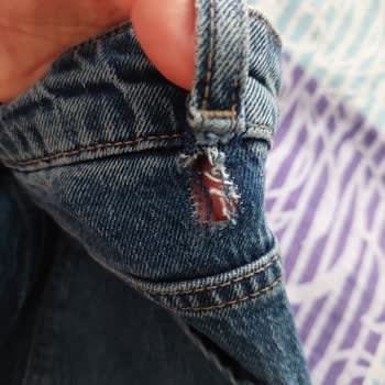 Hatalı Ve Defolu Jean Gönderimiyle Hayal Kırıklığı