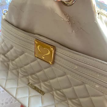 Moschino Çantam Çok Az Kullanmama Rağmen Dökülüyor