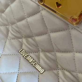 Moschino Çantam Çok Az Kullanmama Rağmen Dökülüyor