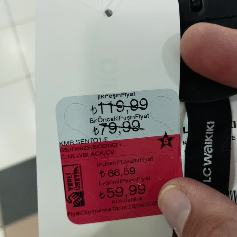 Fiyat Etiketi Ve Kasa Farkı Yüzünden Mağazada Uzun Süre Bekletildim