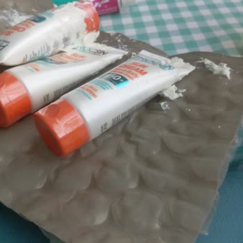 Nehir Kozmetik Ürünler Patlamış Bir Şekilde Geldi