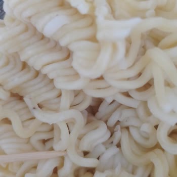 Makarnadan Çıkan Yabancı Madde Şoku