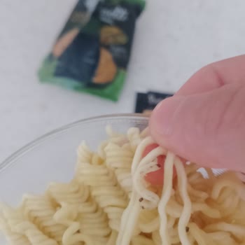 Makarnadan Çıkan Yabancı Madde Şoku