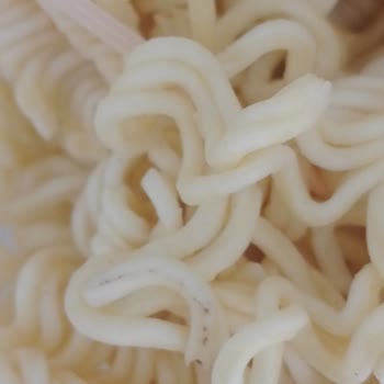 Makarnadan Çıkan Yabancı Madde Şoku