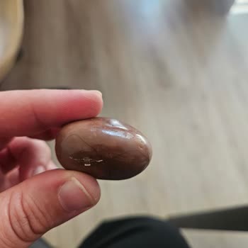 Çikolatalı Çilekten Saç Kılı Çıktı!