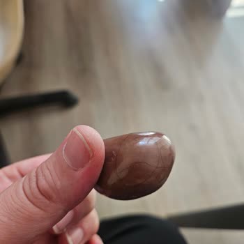Çikolatalı Çilekten Saç Kılı Çıktı!