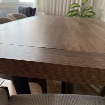 Kelebek Mobilya Yemek Masasında Üretim Hatası Ve Yetersiz Servis Desteği