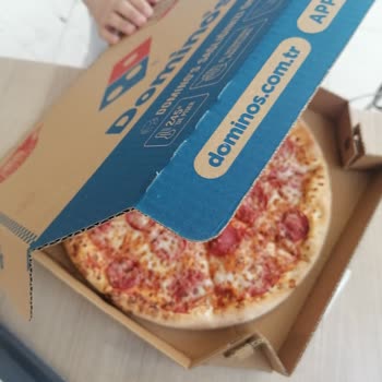 Domino's Pizza'da Sucuk Sever Hayal Kırıklığı