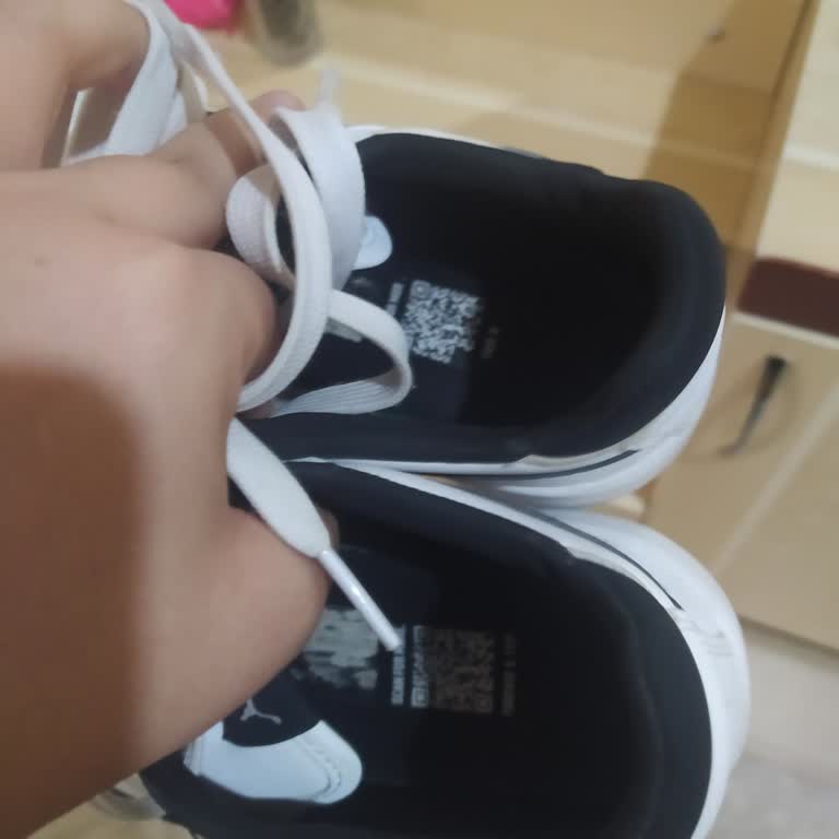 Puma Carina Street Ayakkabı Hem Açıldı Hem De Çoraplarımı Siyaha Boyadı