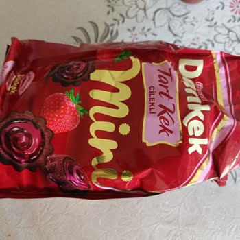 Kapalı Ambalajdan Isırılmış Kek Çıktı, Hijyen Endişesi Yaşadım