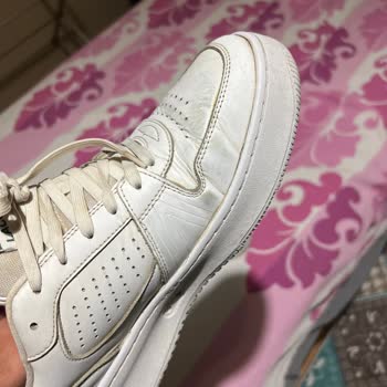 Lacoste Ayakkabıda Boya Akması Nedeniyle Mağduriyet