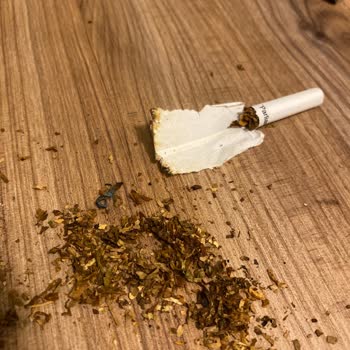 Parliament Night Blue Sigara Paketinden Yabancı Madde Çıkması