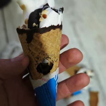 Dondurmanın Ortasında Büyük Delik Ve Eksik Beyaz Dondurma Sorunu Yaşadık