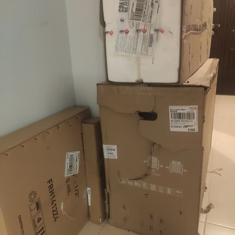 Kargo Görevlisinin Kaba Davranışı Ve Ürünün Taşıma Şekli Mağduriyet Yarattı