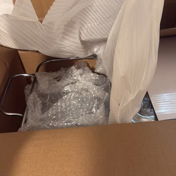 Kırık Ürün Teslimatı Ve Sorumluluk Reddi: Mağduriyetimin Giderilmesini Talep Ediyorum