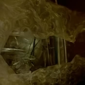 Kırık Ürün Teslimatı Ve Sorumluluk Reddi: Mağduriyetimin Giderilmesini Talep Ediyorum