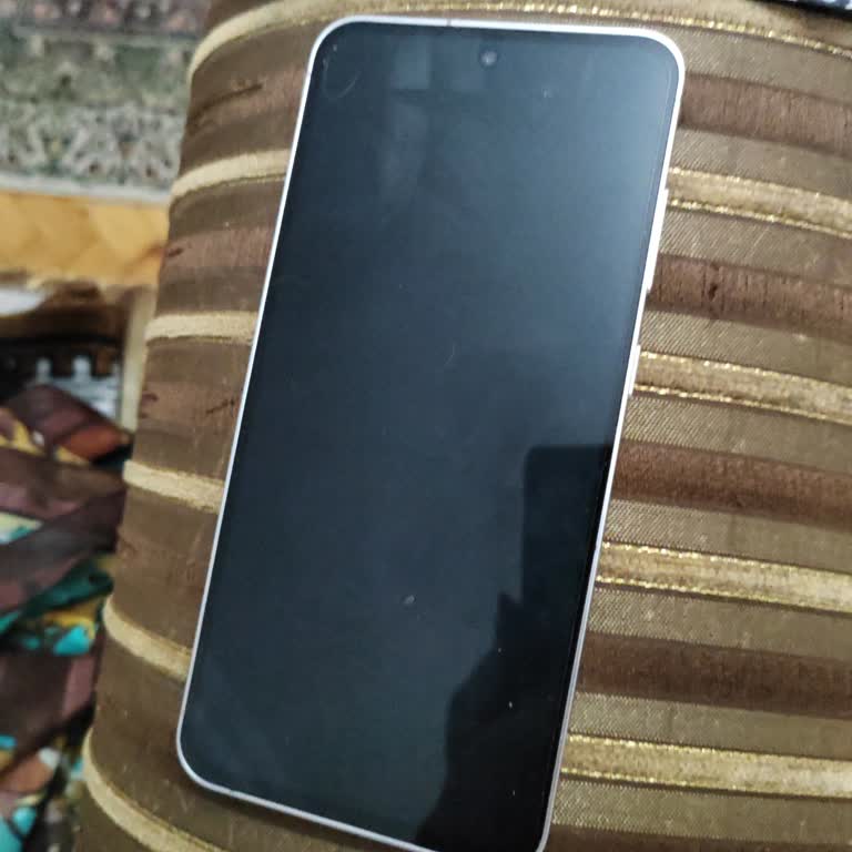 Samsung S24 Fe Modelde Su Nem Uyarısı Sorunu Ve Çözüm Belirsizliği