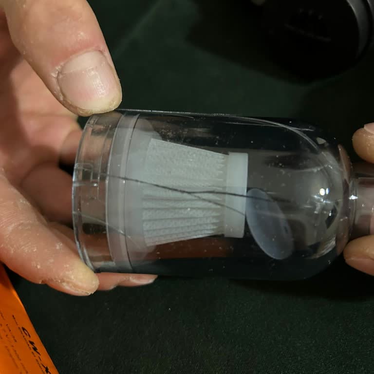 Kırık Gelen Şarjlı Oto Süpürge Ve Yetersiz Paketleme