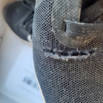 FLO'dan Alınan Nike Ayakkabıda Tekrarlayan Yırtık Ve Red Cevabı