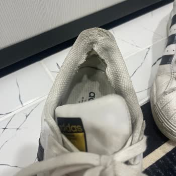 Adidas Superstar Ayakkabı Kısa Sürede Parçalandı Ve İlgisizlik Yaşadım
