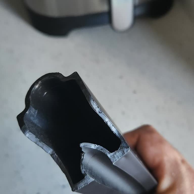 Garanti Kapsamındaki Bazanın Ayakları Kırıldı, Servis Ücret Talep Etti