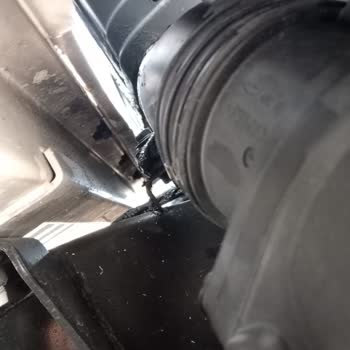 Garanti Kapsamındaki Kia Kamyonetim Kendiliğinden Yandı, Servisten Destek Alamadım