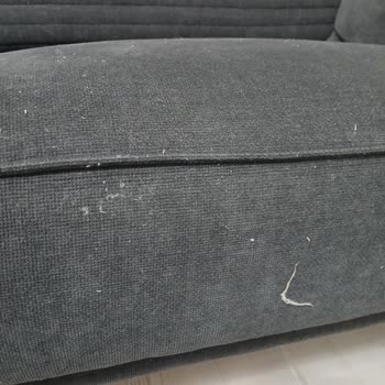 Koltuklarda Bitmeyen Tüylenme Sorunu Ve Yetersiz Çözüm