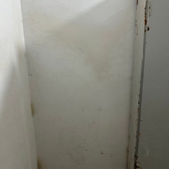 Hayati Tehlike Taşıyan Binaya Elektrik Verilmesine Göz Yumuluyor