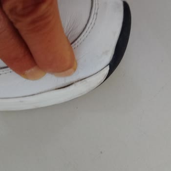 Bambi'den Aldığım Ayakkabı Kısa Sürede Açıldı, İlgisizlikle Karşılaştım