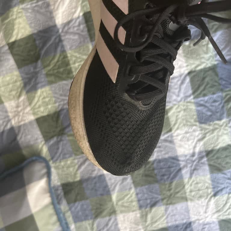 Adidas Ayakkabım Kısa Sürede Yırtıldı, Garanti Reddedildi