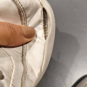 Kısa Sürede Yırtılan Adidas Ayakkabı İçin İade Sorunu