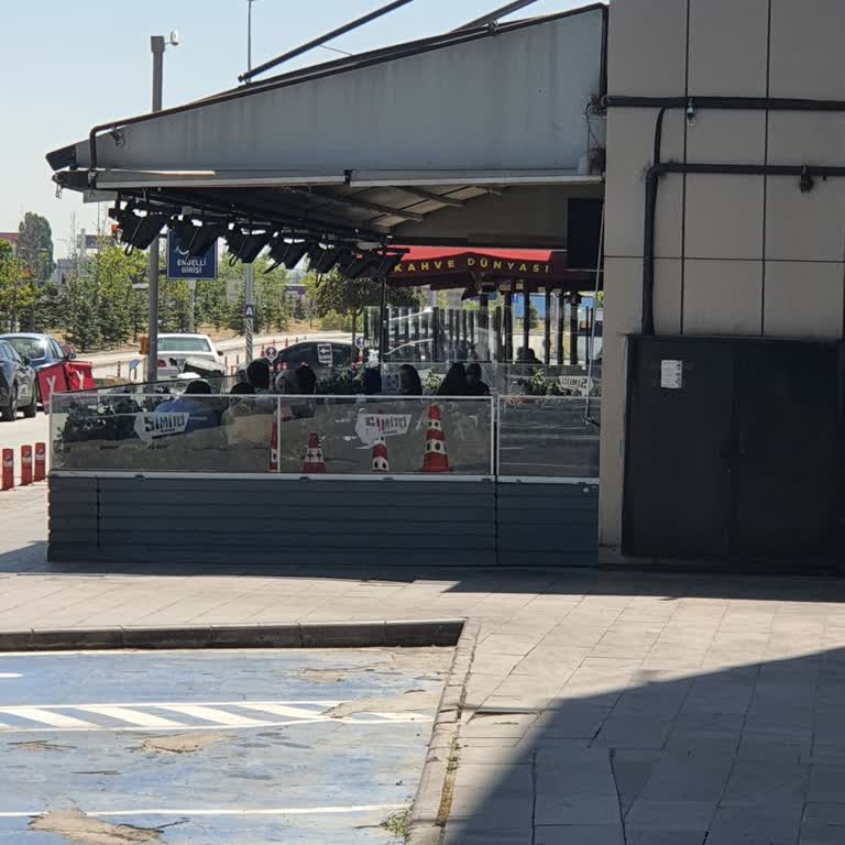 Kahve Dünyası'nda Saygısız Ve İlgisiz Davranışla Karşılaştım