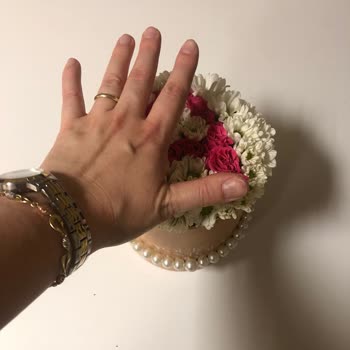 Küçük Boyutlu Çiçek Ve Yetersiz Müşteri Desteği Hayal Kırıklığı Yarattı