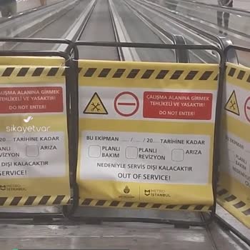 İstanbul Büyükşehir Belediyesi M4 Çıkış 1 Yönü Platformlar Çalışmıyor!