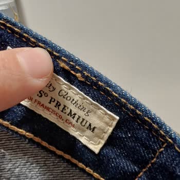 Amazon Ve Levis Jean Pantolonda Hatalı Dikişlere Çözüm Bulmuyor