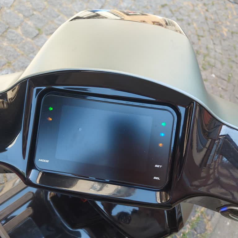 Ekran Arızası Nedeniyle Motorumu 2 Hafta Serviste Bırakamam