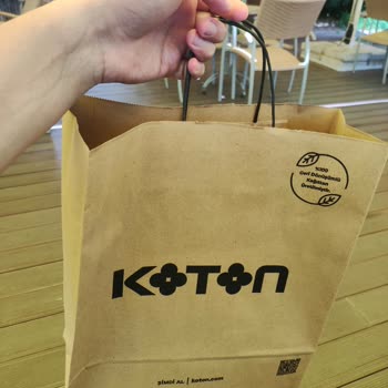 Koton Mağazasında Karton Poşete Ücret Alınması Ve Çalışan Hakları Endişesi