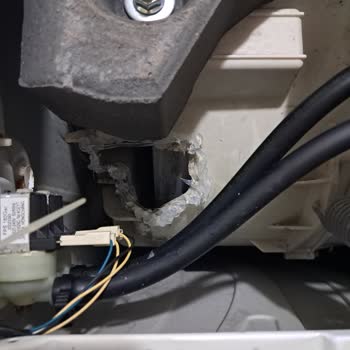 I Experience Ongoing Water Leakage and Drum Crack on Vestfrost 9100 Washer