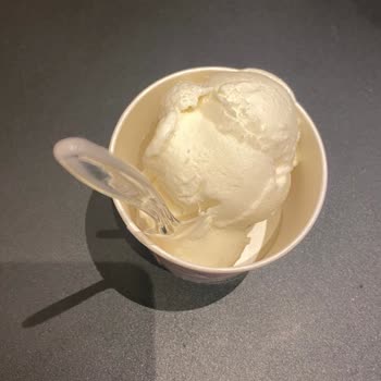 Kahve Dünyası'nda Dondurma Sunumu Ve Personel İlgisizliği Hayal Kırıklığı Yarattı