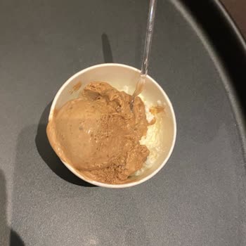 Kahve Dünyası'nda Dondurma Sunumu Ve Personel İlgisizliği Hayal Kırıklığı Yarattı