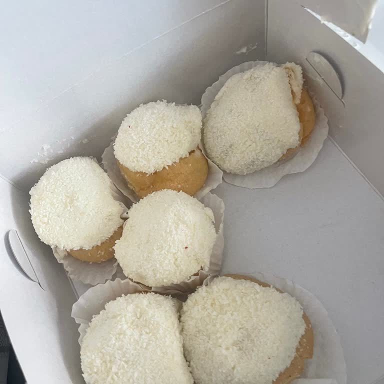 Diva Pastaneleri Gürselpaşa Şubesi'nden Gönderilen Ürünler Bozuk Geldi